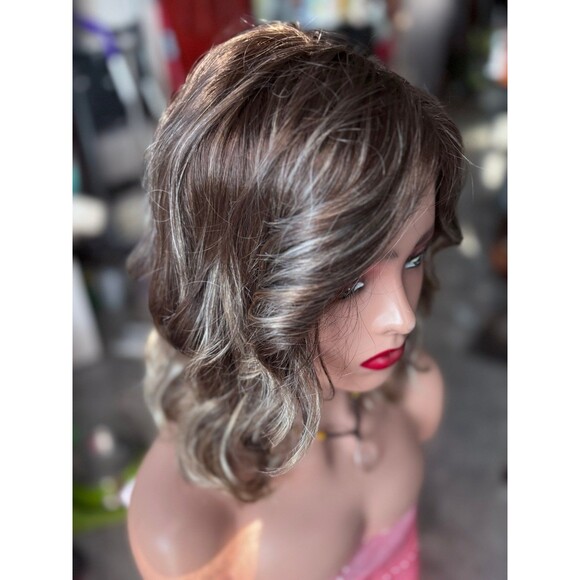 Esthetica wig “Finn” in color Iced Mocha New main image 8